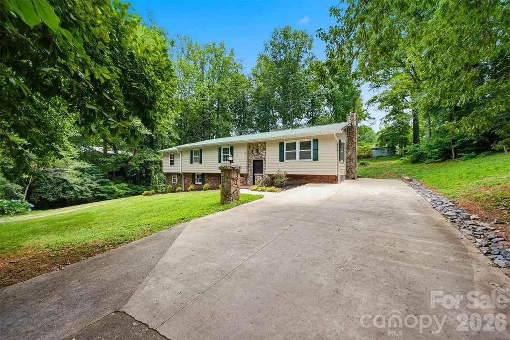 408 Birch Circle Drive Hudson NC 28638
