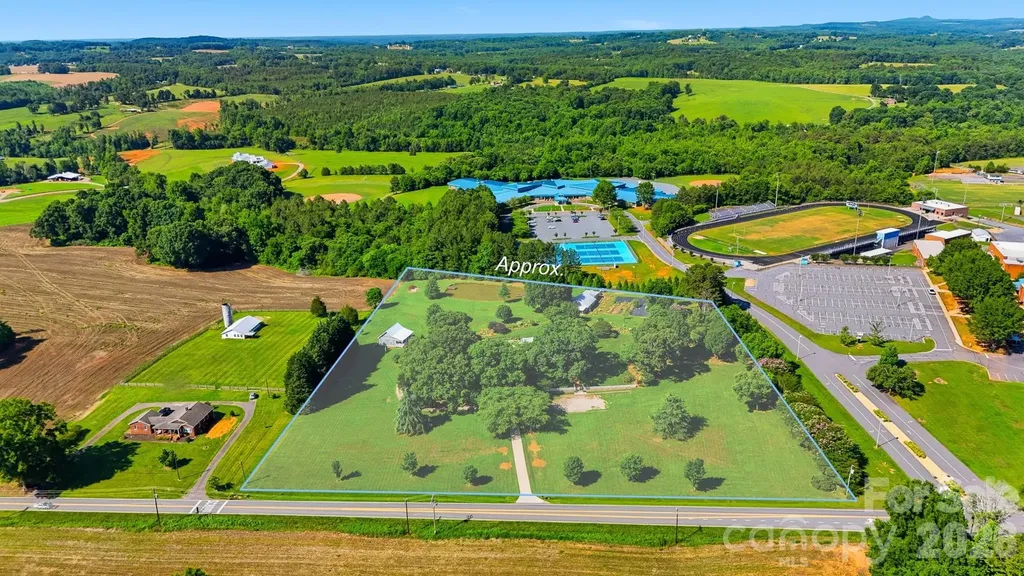 3453 Plateau Road Newton NC 28658