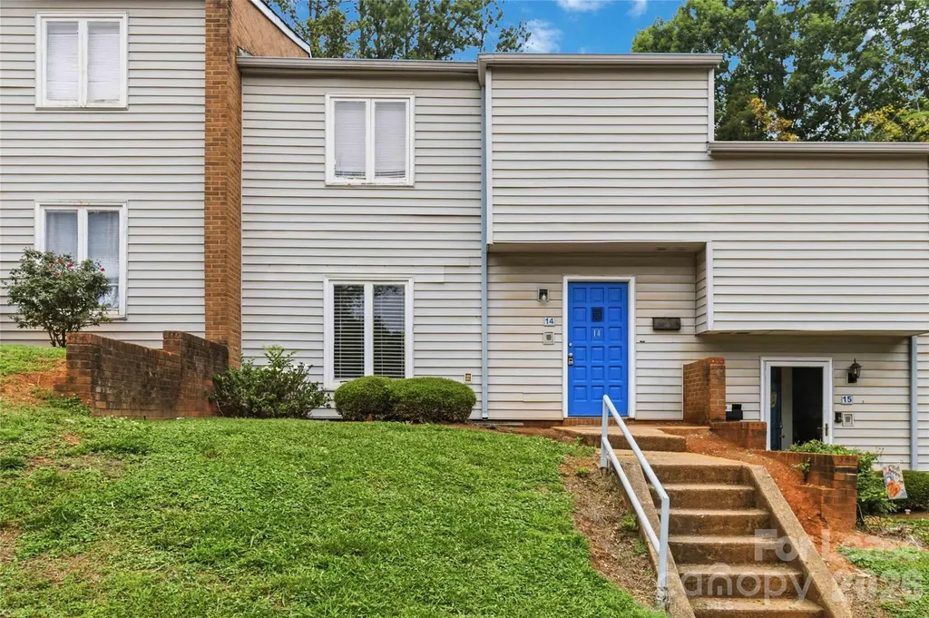 2005 Stoney Point Lane Charlotte NC 28210