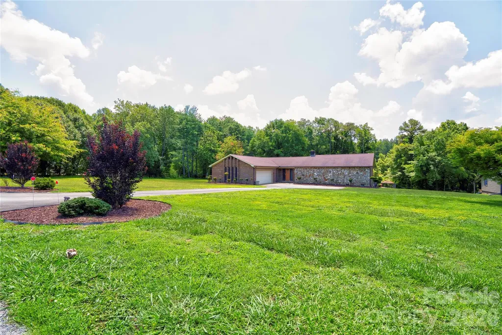 246 Putnam Lake Road Kings Mountain NC 28086