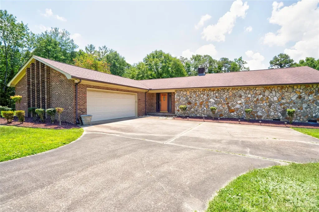246 Putnam Lake Road Kings Mountain NC 28086