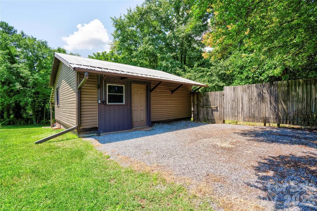 246 Putnam Lake Road Kings Mountain NC 28086
