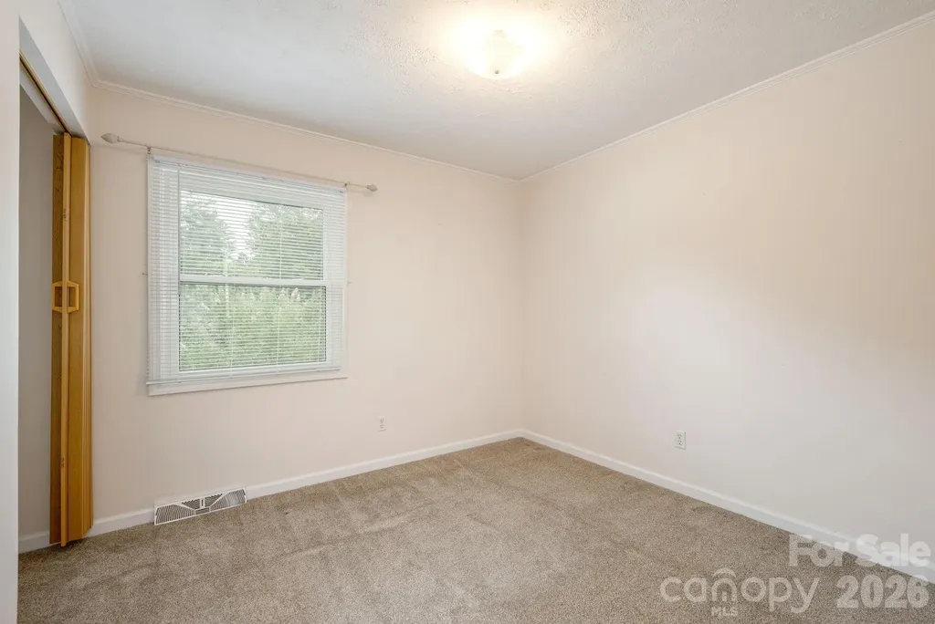 107 Maywood Road Hendersonville NC 28792