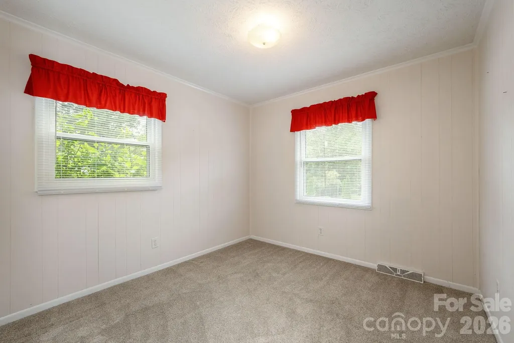107 Maywood Road Hendersonville NC 28792