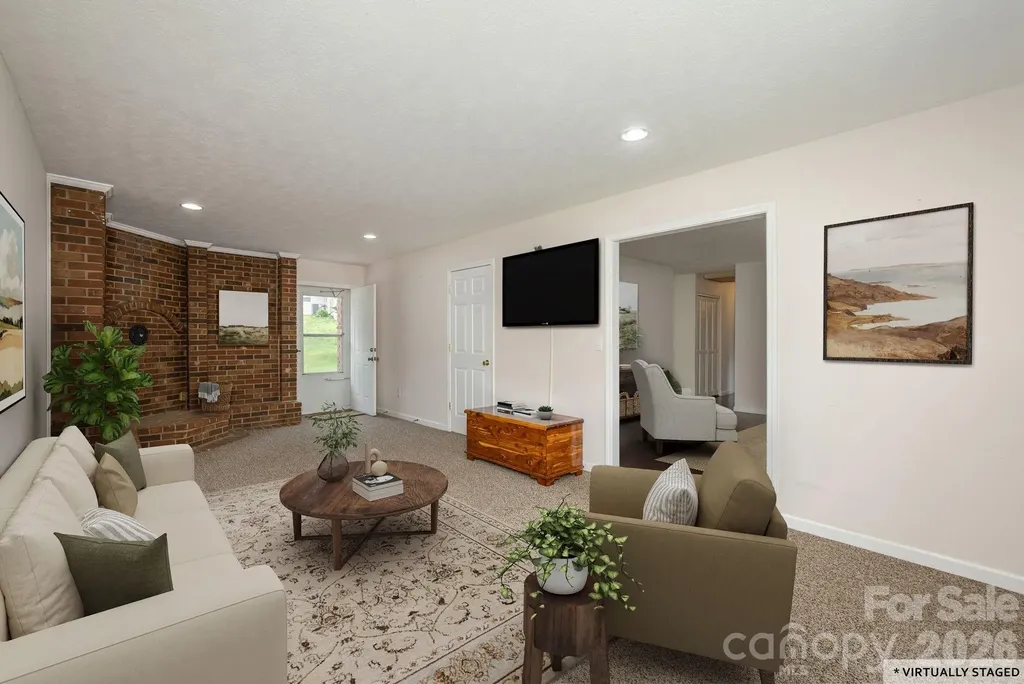 107 Maywood Road Hendersonville NC 28792