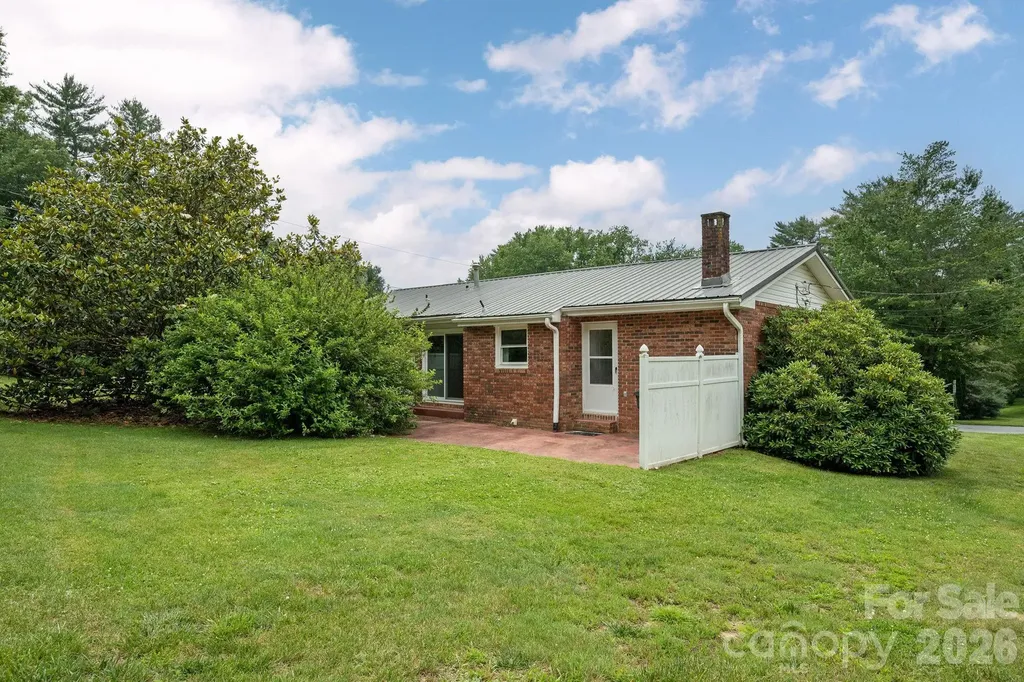 107 Maywood Road Hendersonville NC 28792