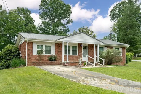 107 Maywood Road Hendersonville NC 28792