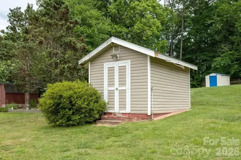 107 Maywood Road Hendersonville NC 28792