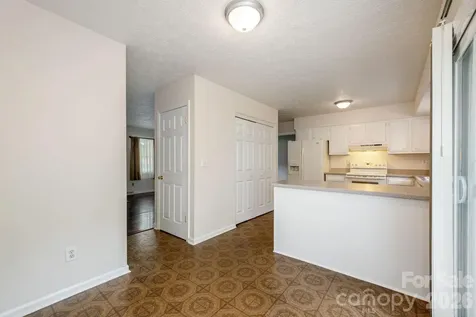 107 Maywood Road Hendersonville NC 28792