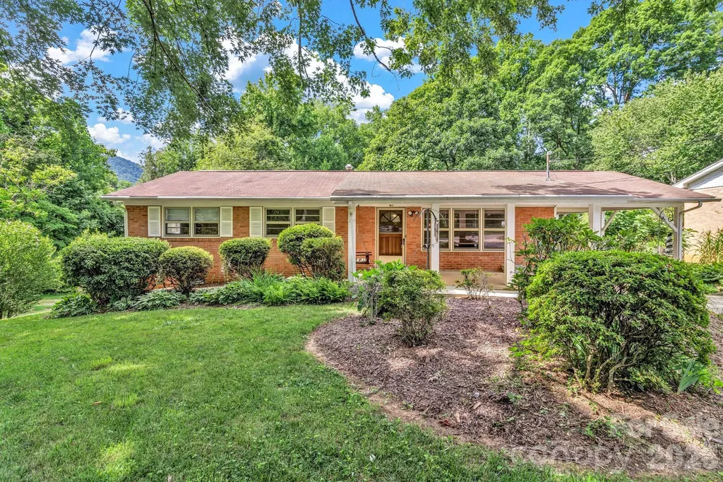 67 Wagon Road Asheville NC 28805
