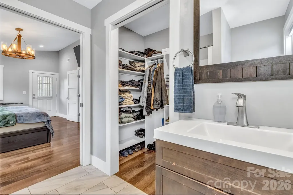 43 Pelzer Street Asheville NC 28804
