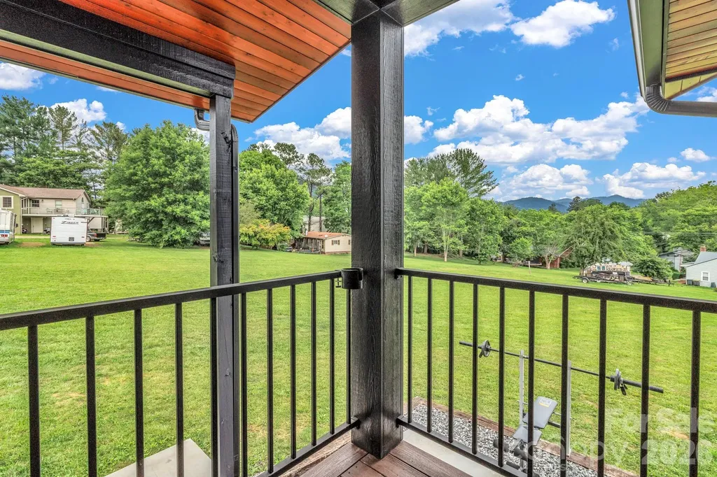43 Pelzer Street Asheville NC 28804