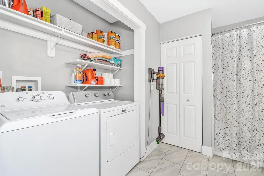 43 Pelzer Street Asheville NC 28804