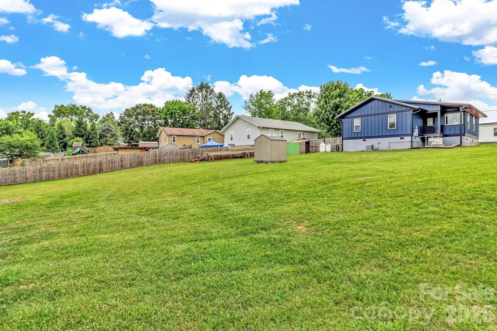 43 Pelzer Street Asheville NC 28804