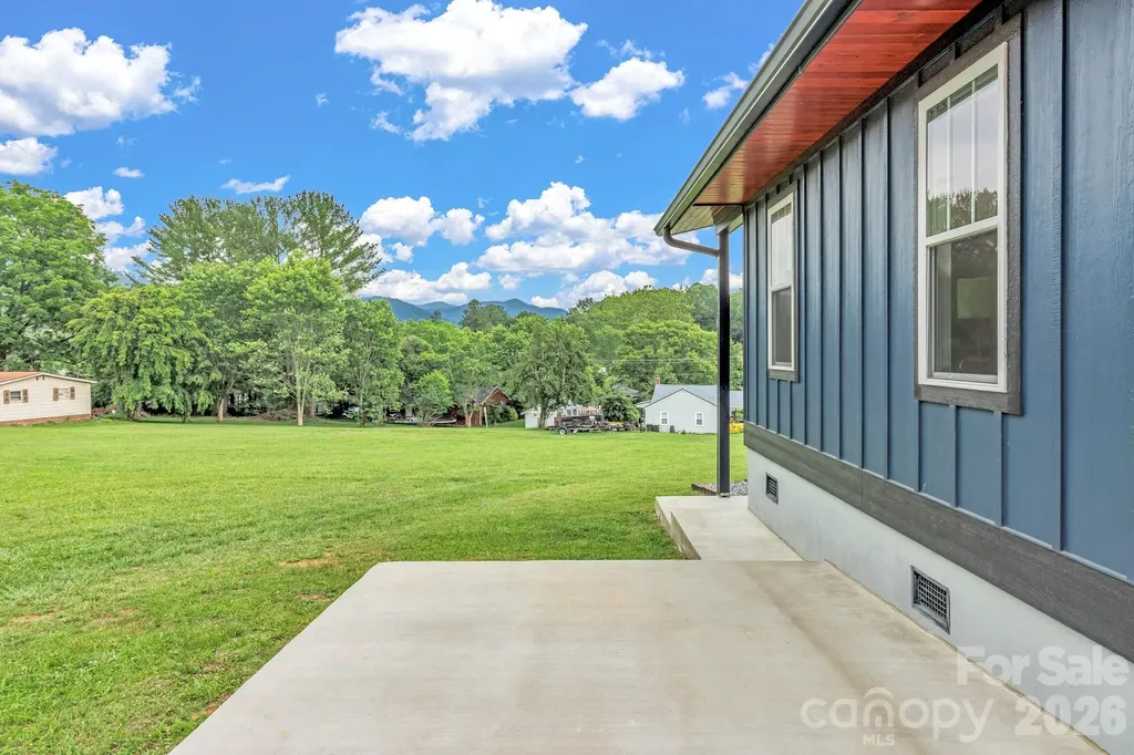 43 Pelzer Street Asheville NC 28804