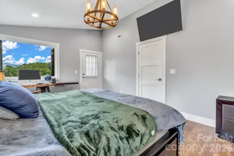 43 Pelzer Street Asheville NC 28804