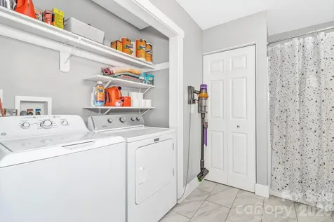 43 Pelzer Street Asheville NC 28804