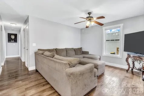 43 Pelzer Street Asheville NC 28804