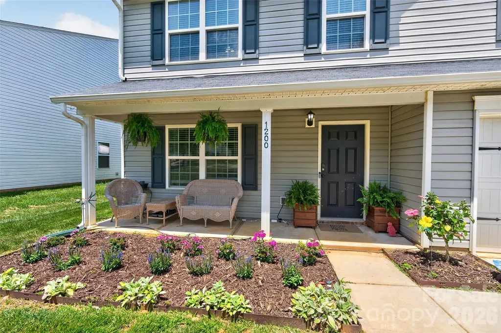 1200 Catawba Run Lowell NC 28098
