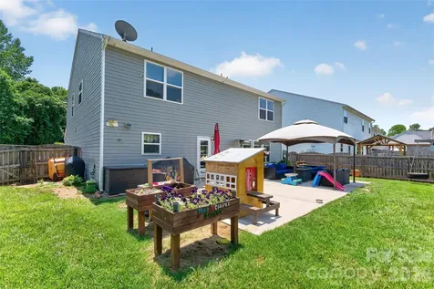 1200 Catawba Run Lowell NC 28098