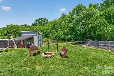 1200 Catawba Run Lowell NC 28098