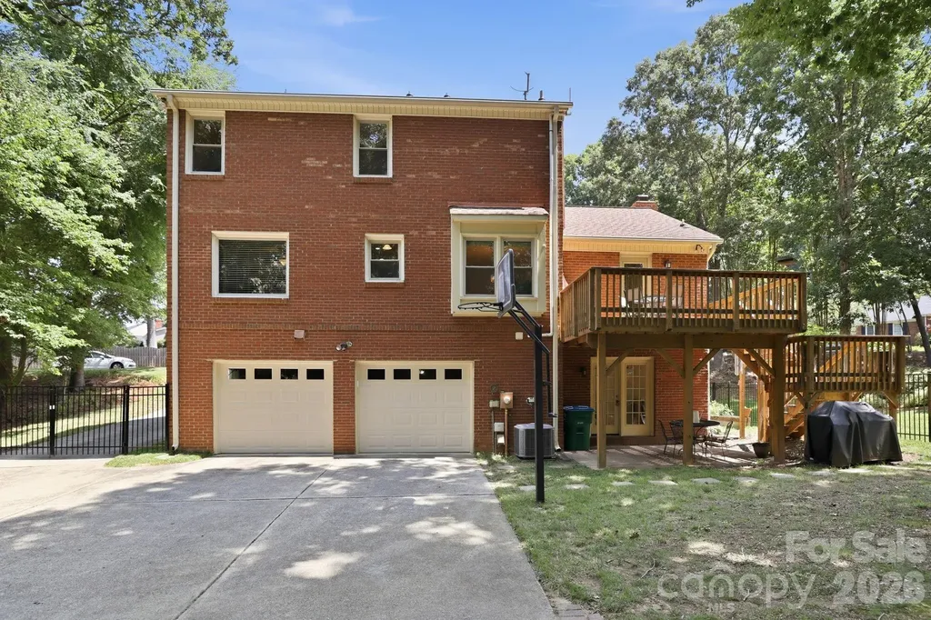 340 Walnut Point Drive Matthews NC 28105