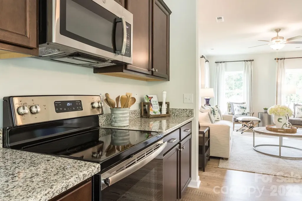 4021 Juno Drive Charlotte NC 28215