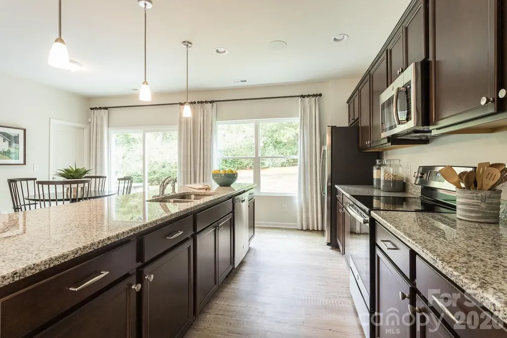 4021 Juno Drive Charlotte NC 28215