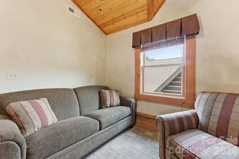 17 Rachels Circle Maggie Valley NC 28751