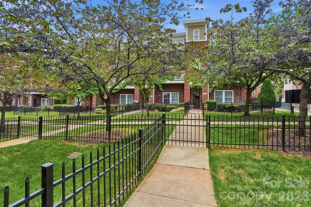 1024 Wesley Park Lane Charlotte NC 28208
