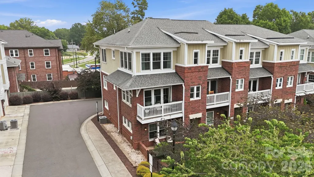 1024 Wesley Park Lane Charlotte NC 28208
