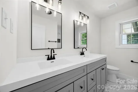 5421 Maplewood Lane Charlotte NC 28227
