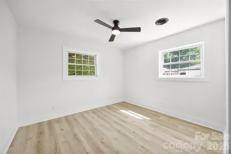 5421 Maplewood Lane Charlotte NC 28227