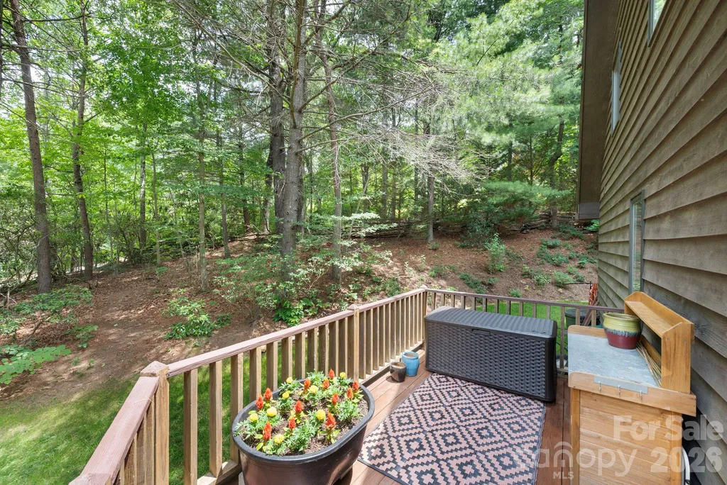 127 Woodburn Drive Swannanoa NC 28778