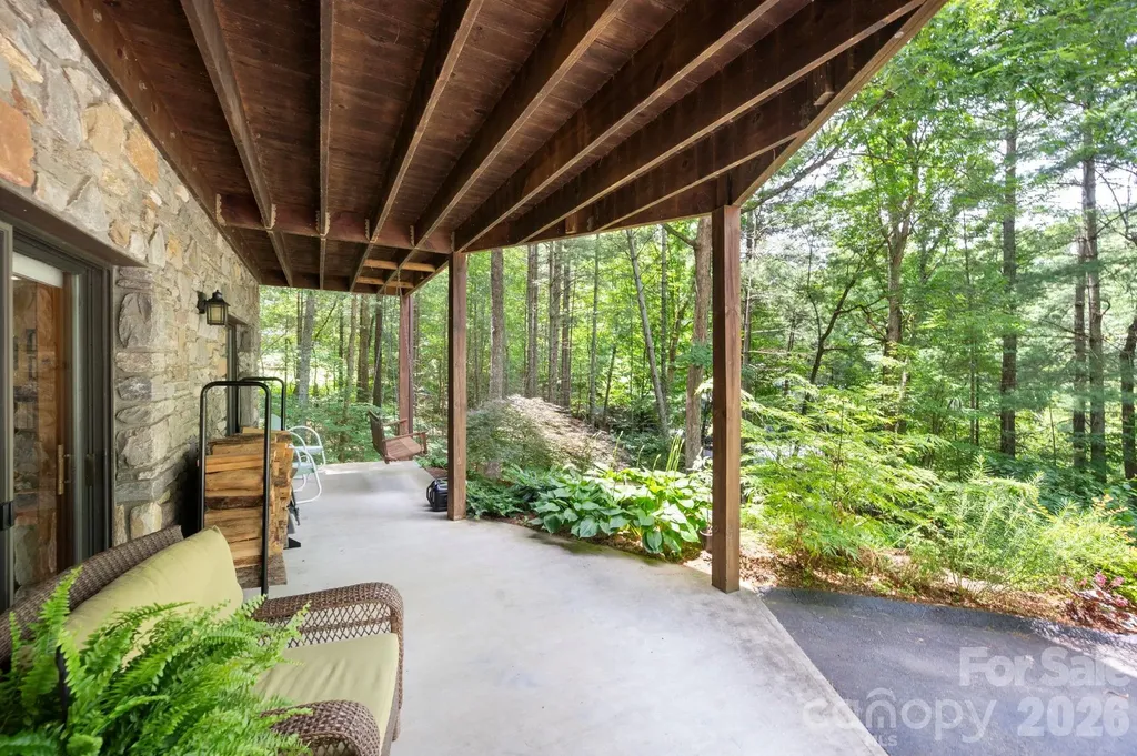 127 Woodburn Drive Swannanoa NC 28778