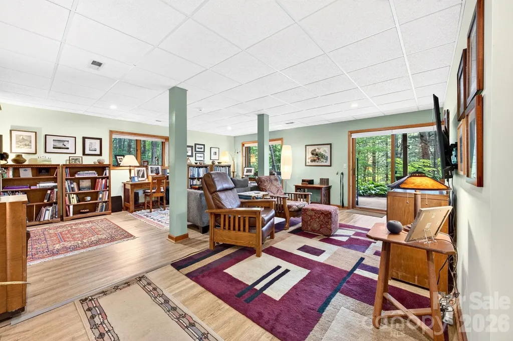 127 Woodburn Drive Swannanoa NC 28778