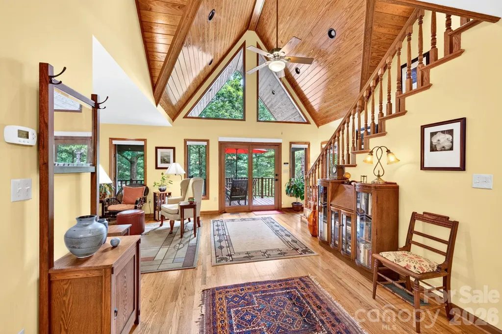 127 Woodburn Drive Swannanoa NC 28778