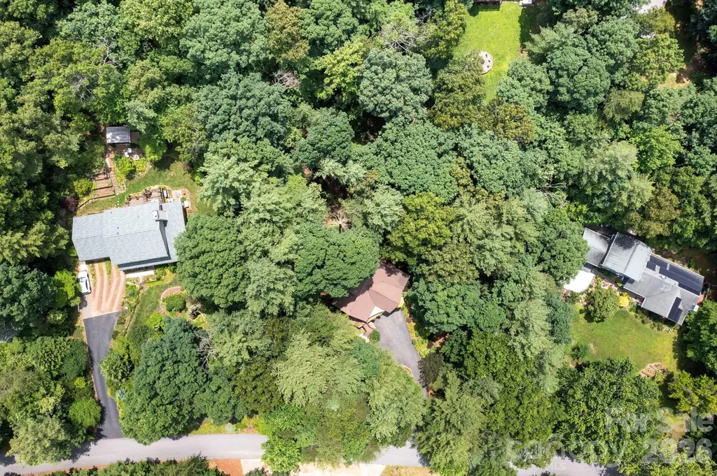 127 Woodburn Drive Swannanoa NC 28778