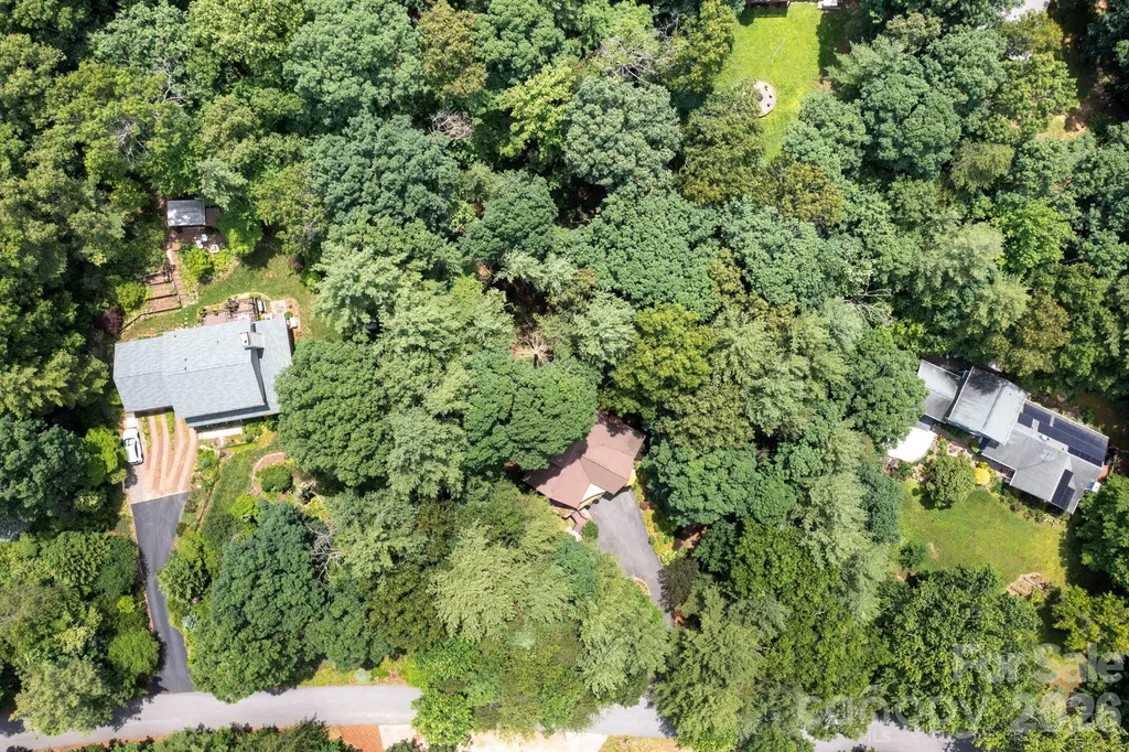 127 Woodburn Drive Swannanoa NC 28778