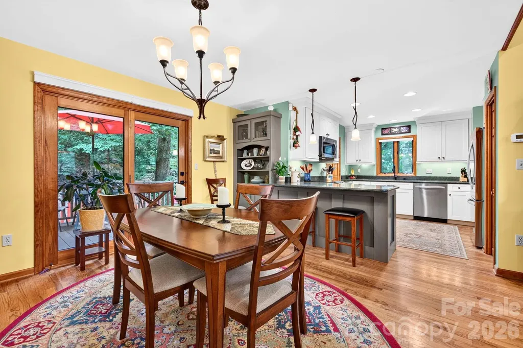 127 Woodburn Drive Swannanoa NC 28778