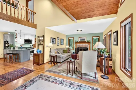 127 Woodburn Drive Swannanoa NC 28778