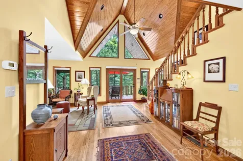 127 Woodburn Drive Swannanoa NC 28778