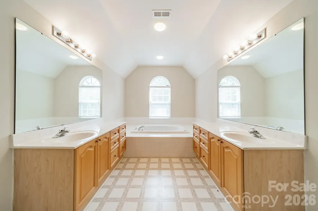 10805 Wilklee Drive Charlotte NC 28277