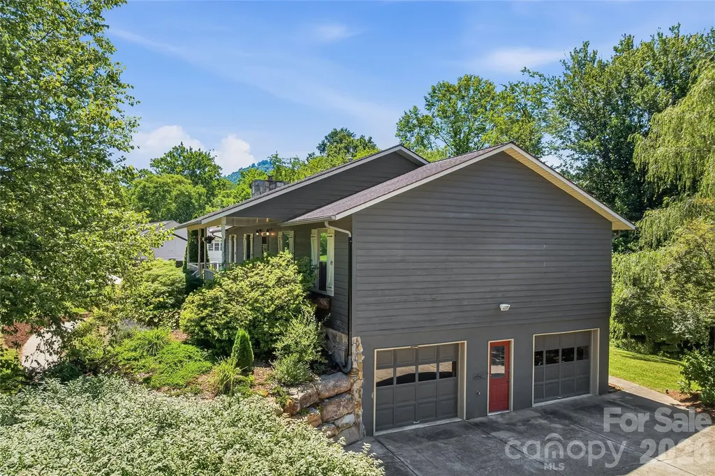 279 Woody Lane Asheville NC 28804