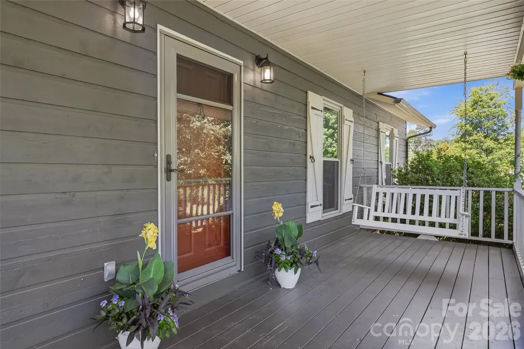 279 Woody Lane Asheville NC 28804