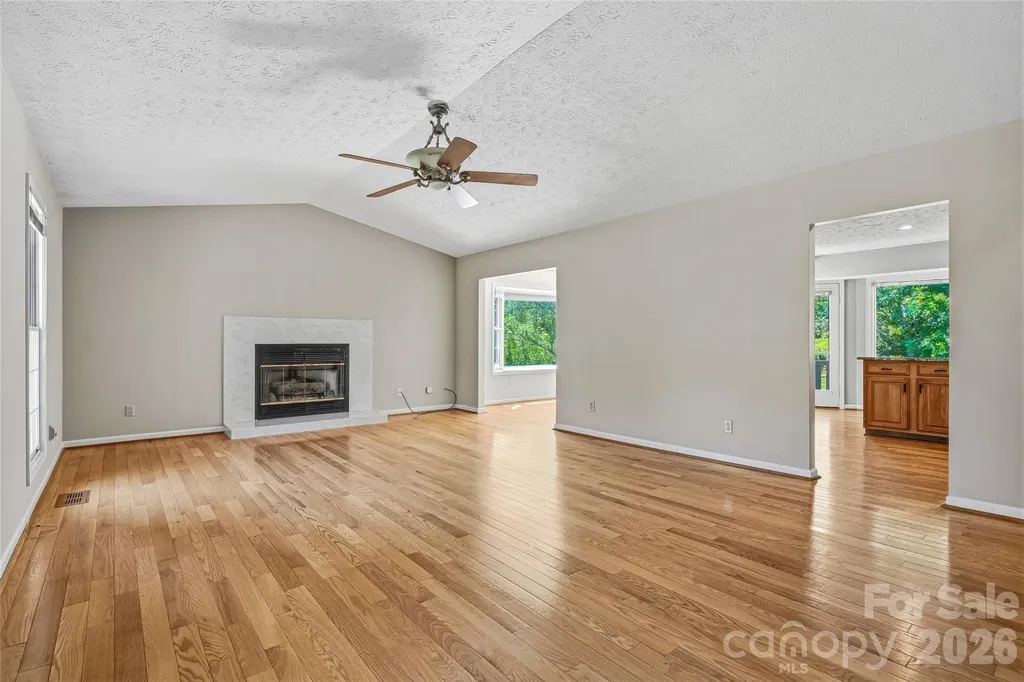 279 Woody Lane Asheville NC 28804