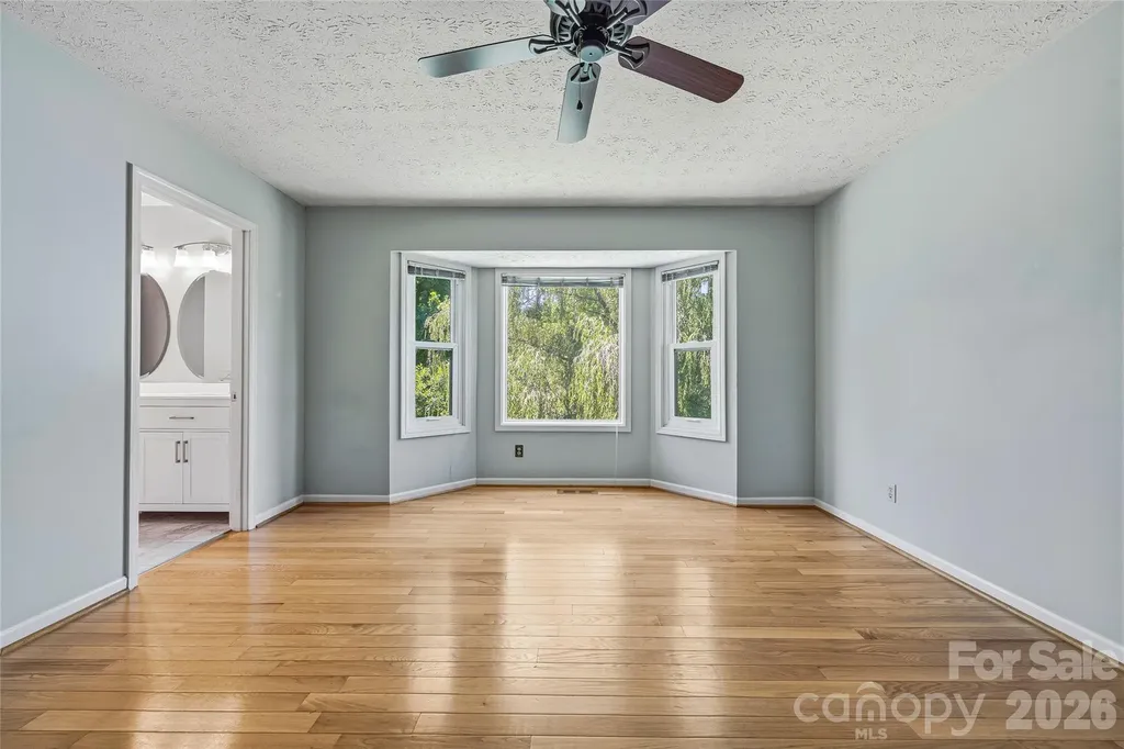 279 Woody Lane Asheville NC 28804
