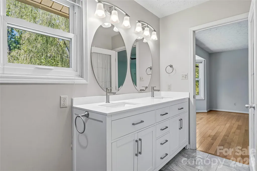 279 Woody Lane Asheville NC 28804