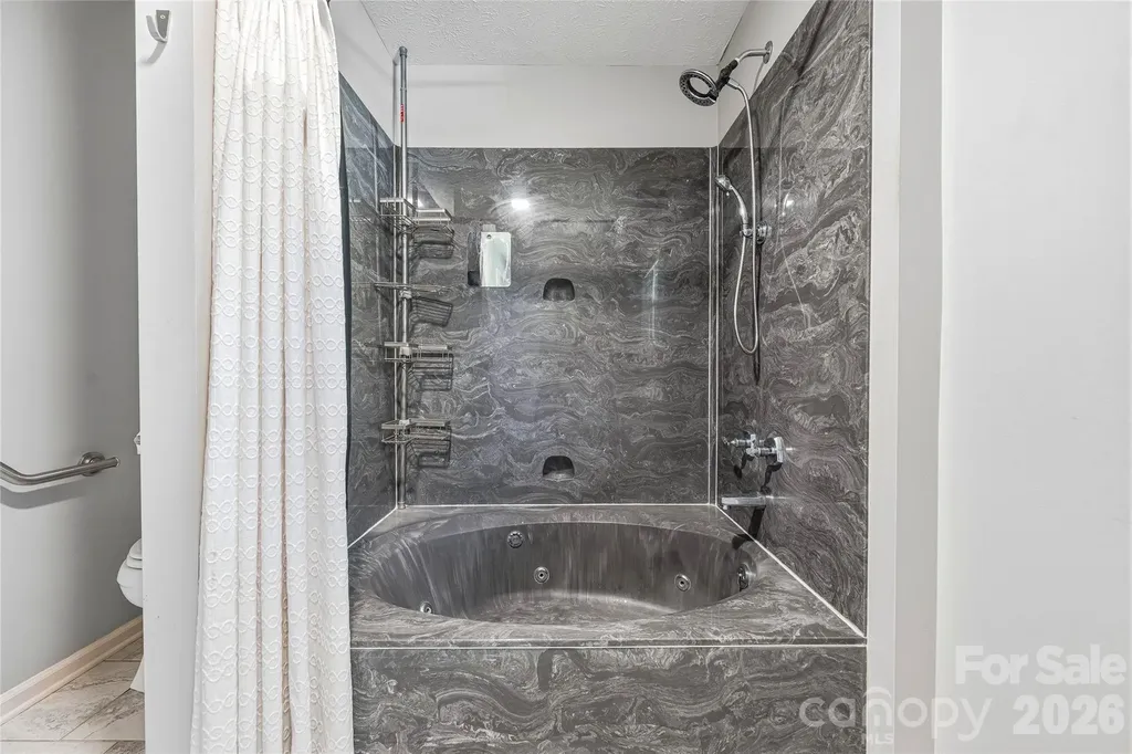 279 Woody Lane Asheville NC 28804