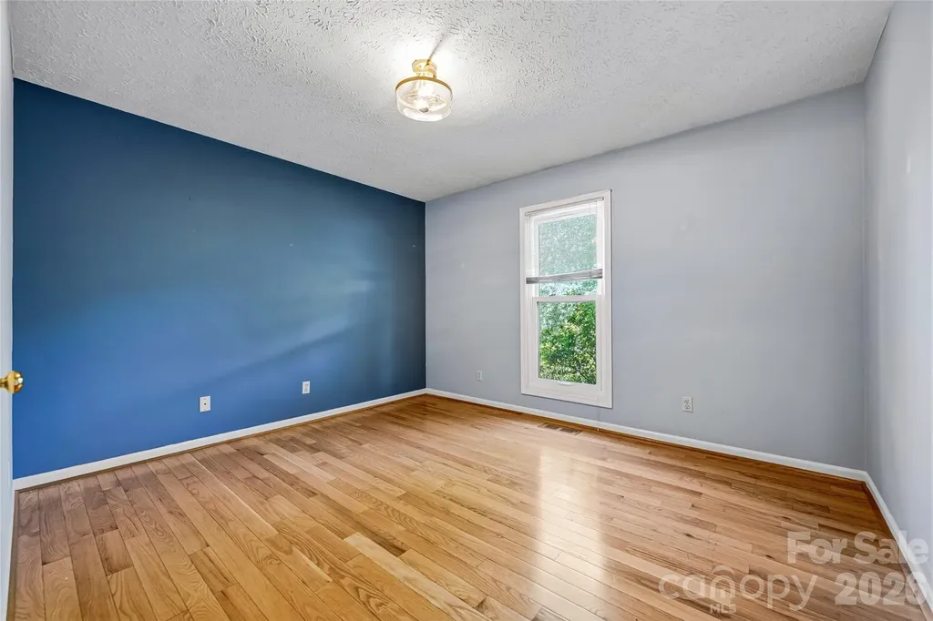 279 Woody Lane Asheville NC 28804
